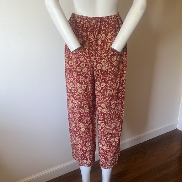 Jennifer Moore Red and Cream Silk Cropped Pants - Picture 3 of 12